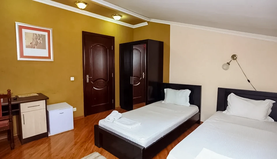 هتل ایساکا تفلیس